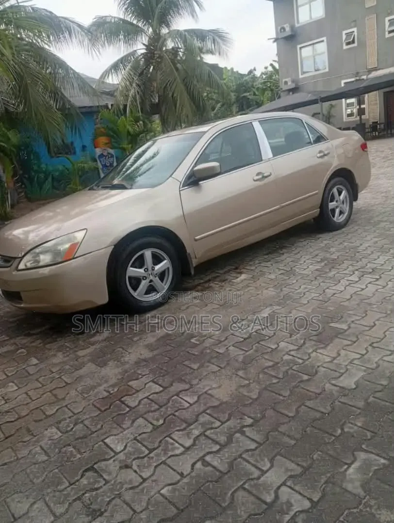Honda Accord 2005 Gold