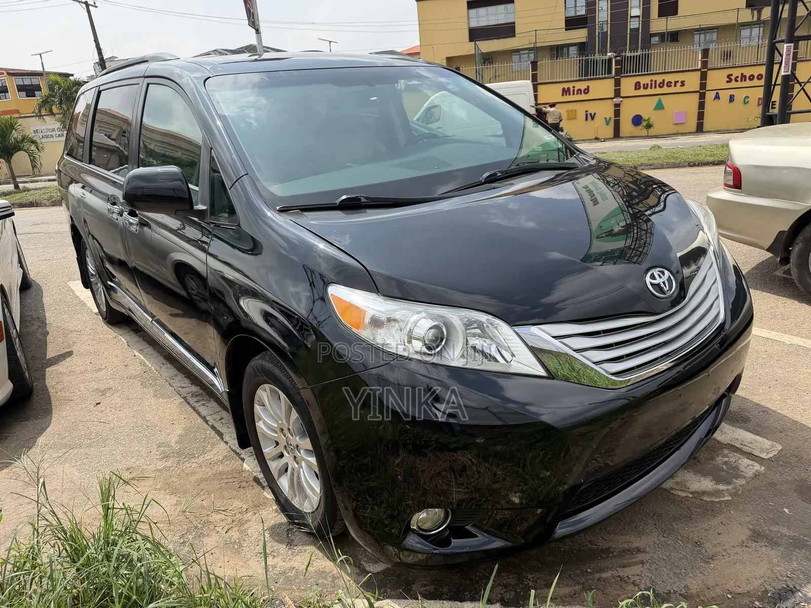 Toyota Sienna XLE 7-Passenger 4dr Minivan AWD (3.5L 6cyl 6A) 2015 Black