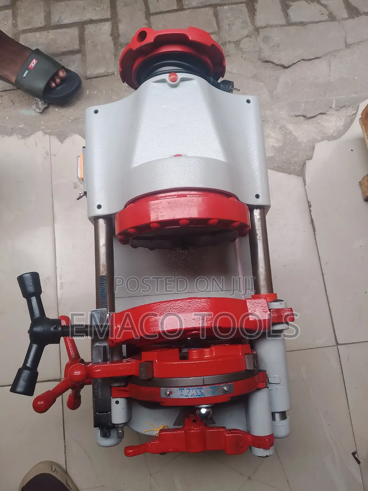 Electric Pipe Threading Machine