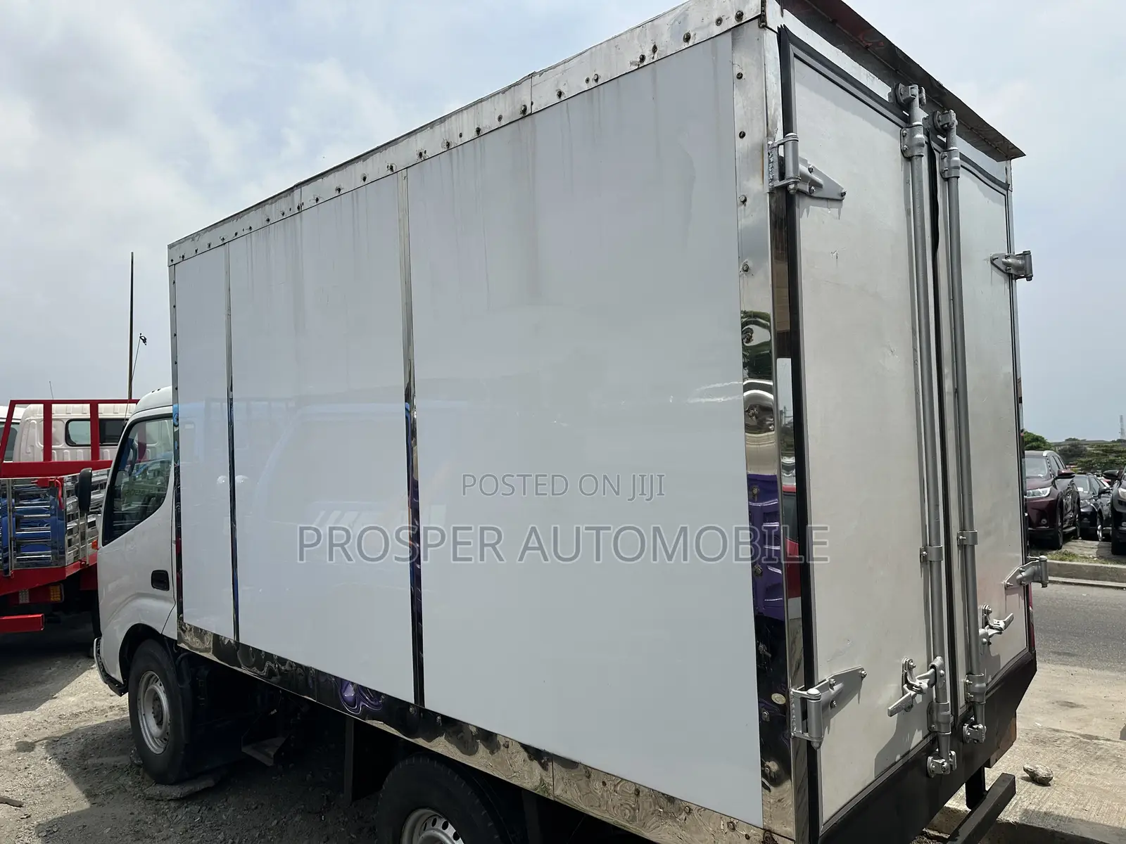 Toyota Dyna 150 Cover Body