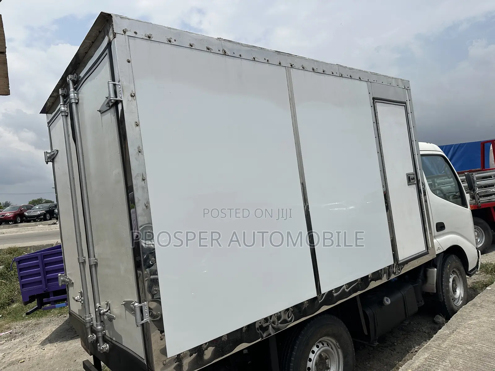 Toyota Dyna 150 Cover Body