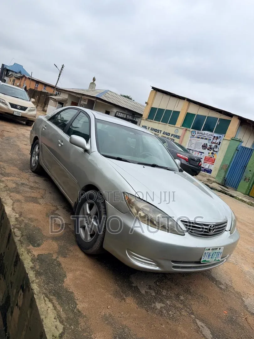 Toyota Camry LE 4dr Sedan (2.4L 4cyl 5A) 2006 Silver