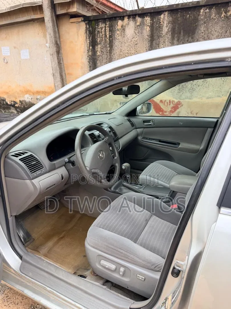 Toyota Camry LE 4dr Sedan (2.4L 4cyl 5A) 2006 Silver