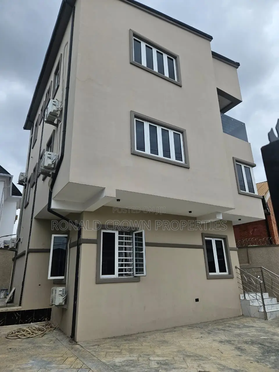 4bdrm Duplex in Berger for sale