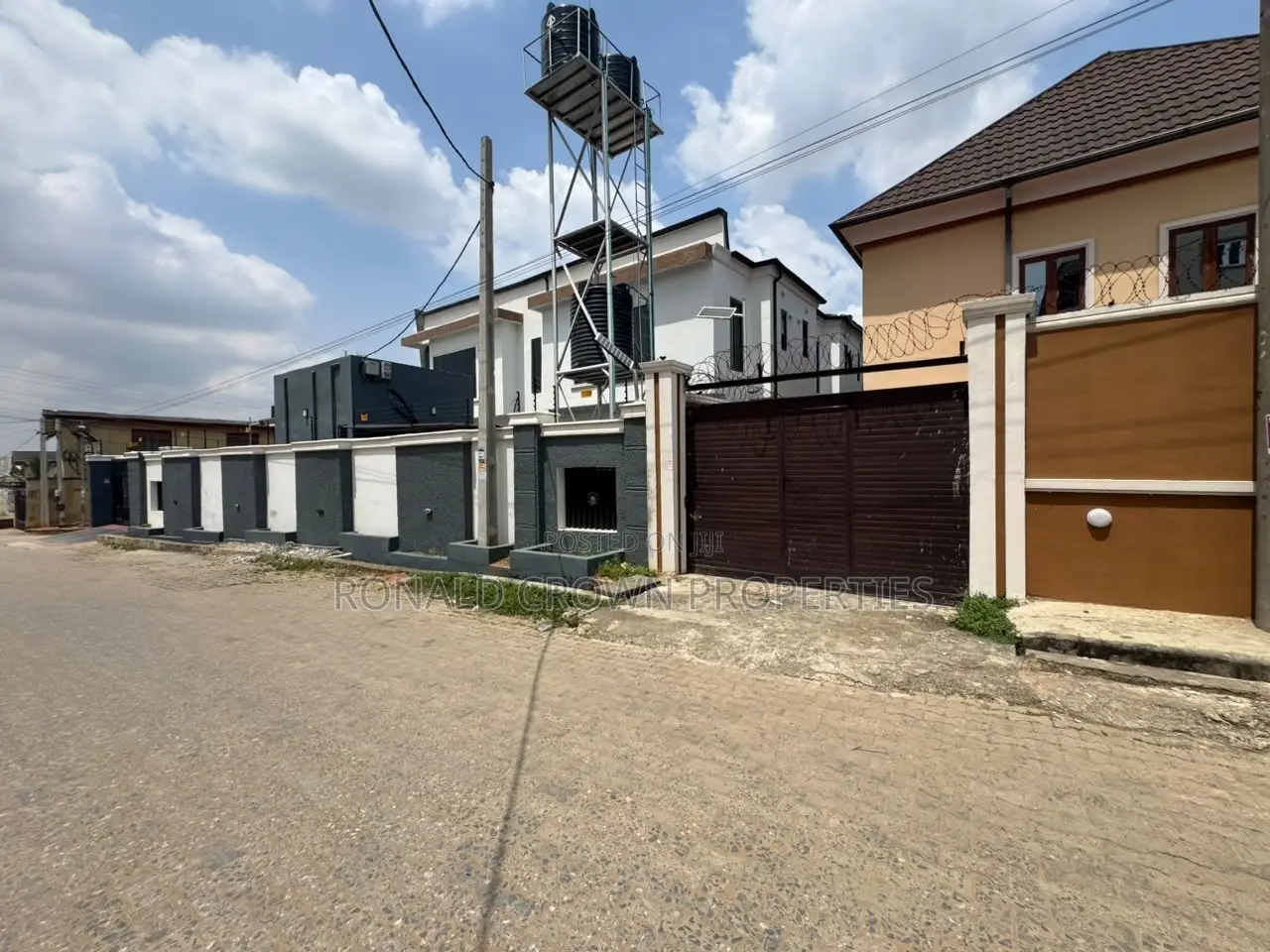 4bdrm Duplex in Berger for sale