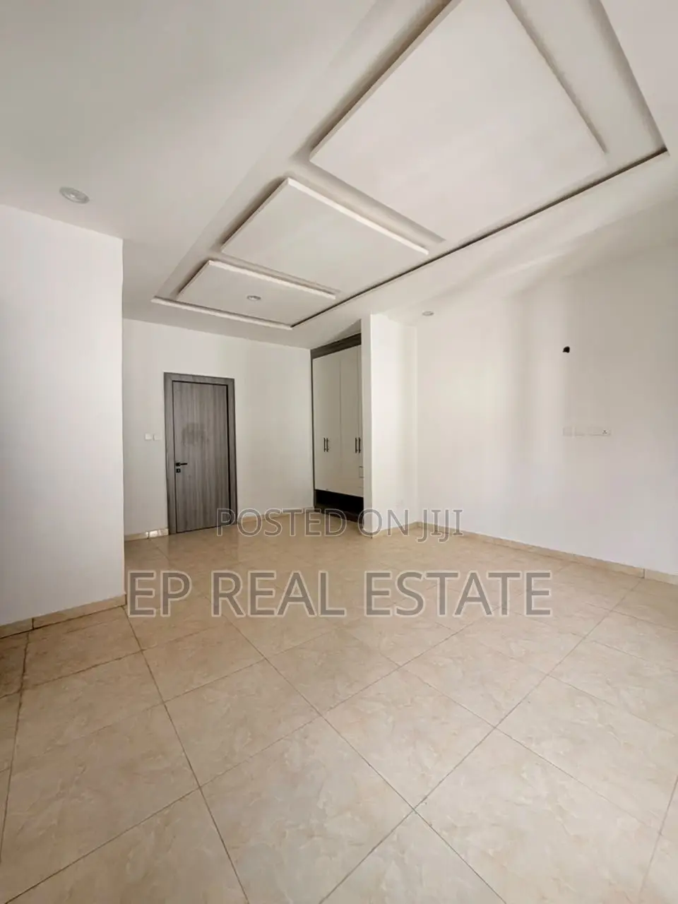 5bdrm Duplex in Dakwo District for sale