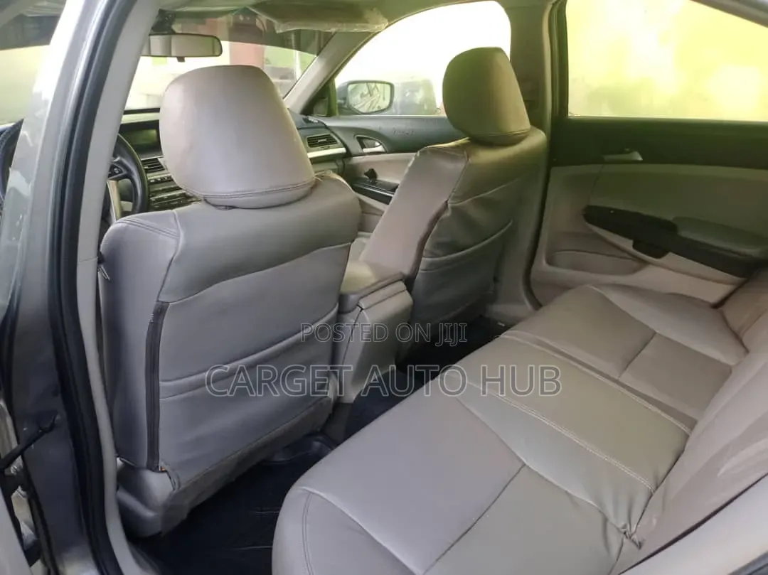 Honda Accord 2011 Silver