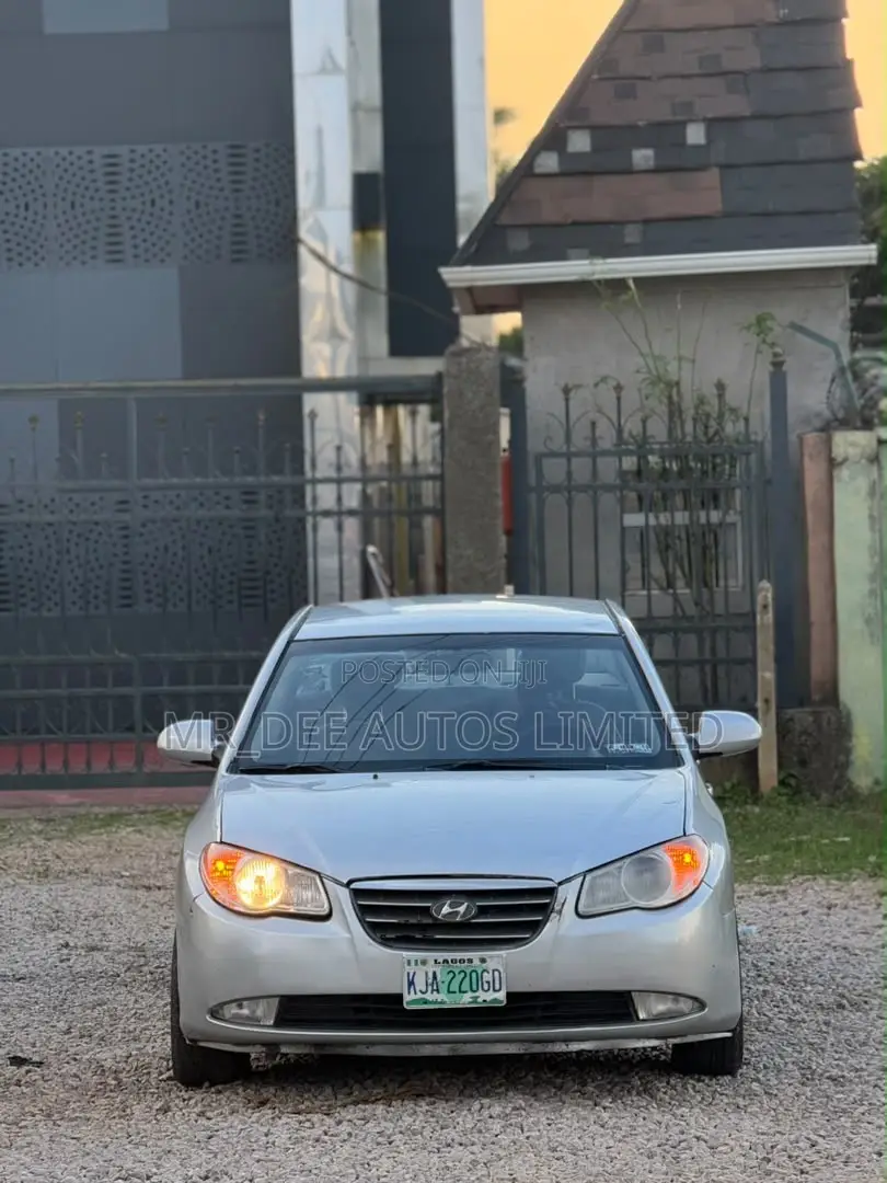Hyundai Elantra 2010 Silver