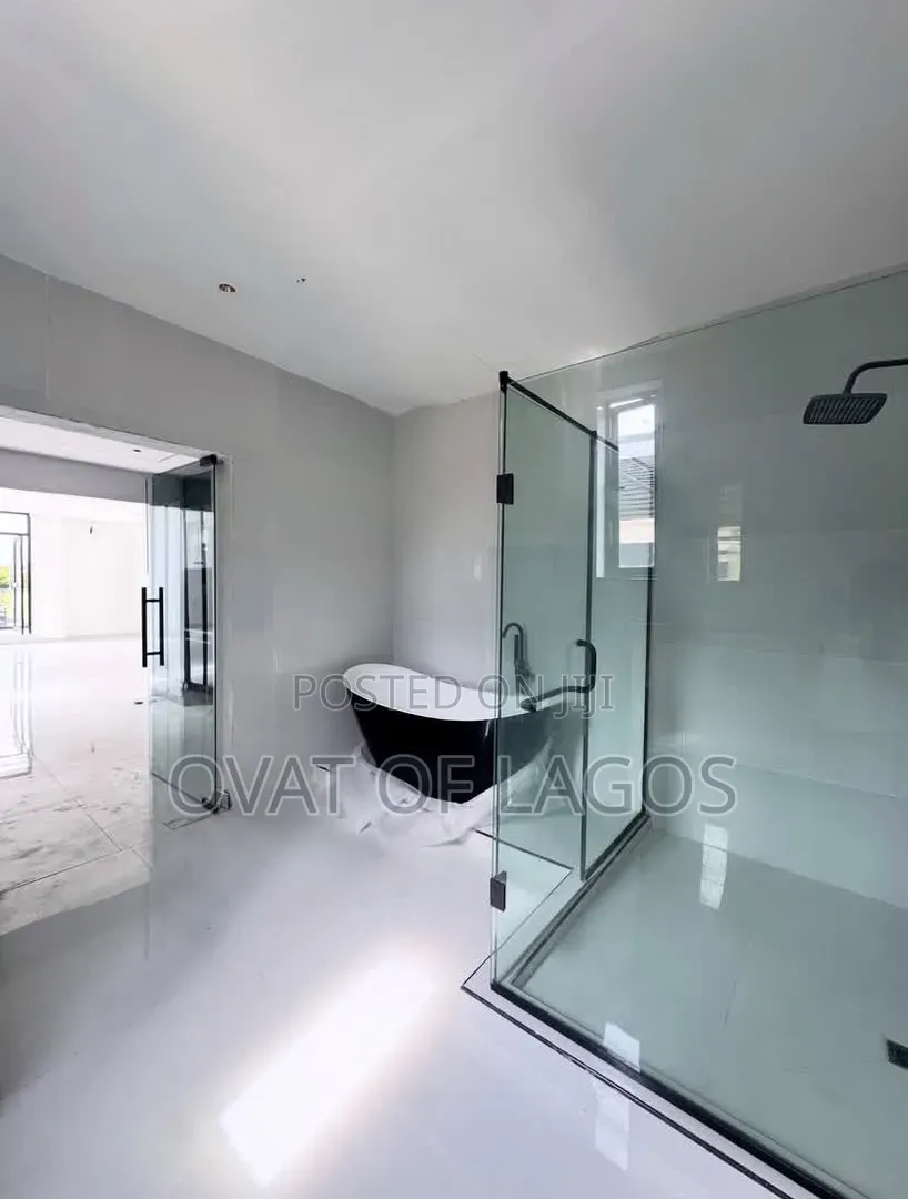 5bdrm Duplex in Royal Garden, Off Lekki-Epe Expressway for sale