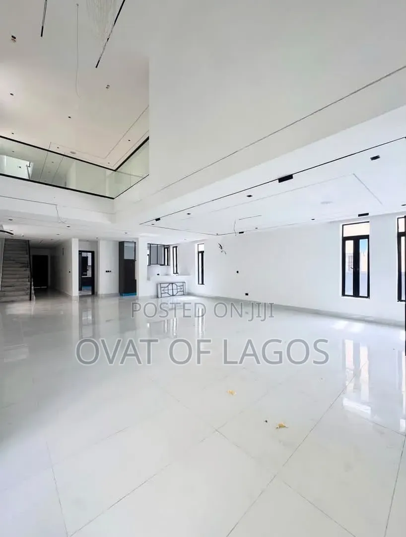 5bdrm Duplex in Royal Garden, Off Lekki-Epe Expressway for sale