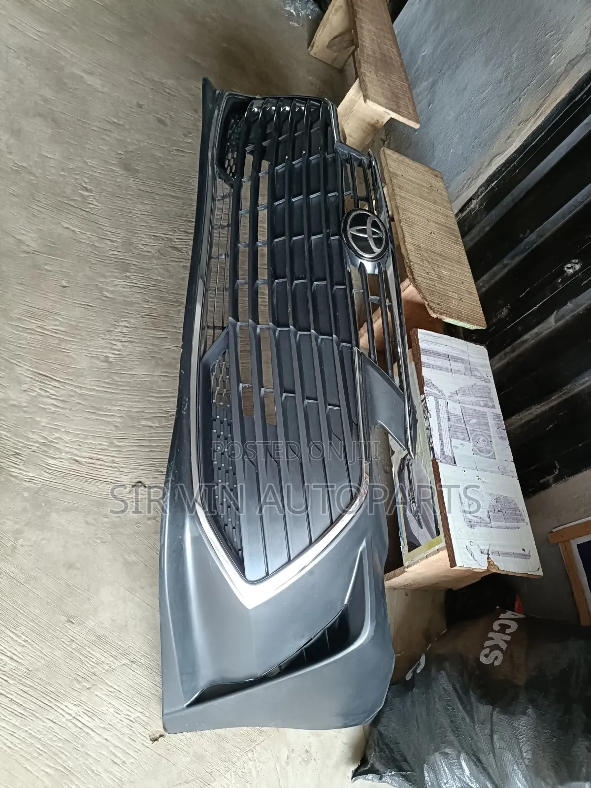 Front Bumper Toyota Avalon 2020