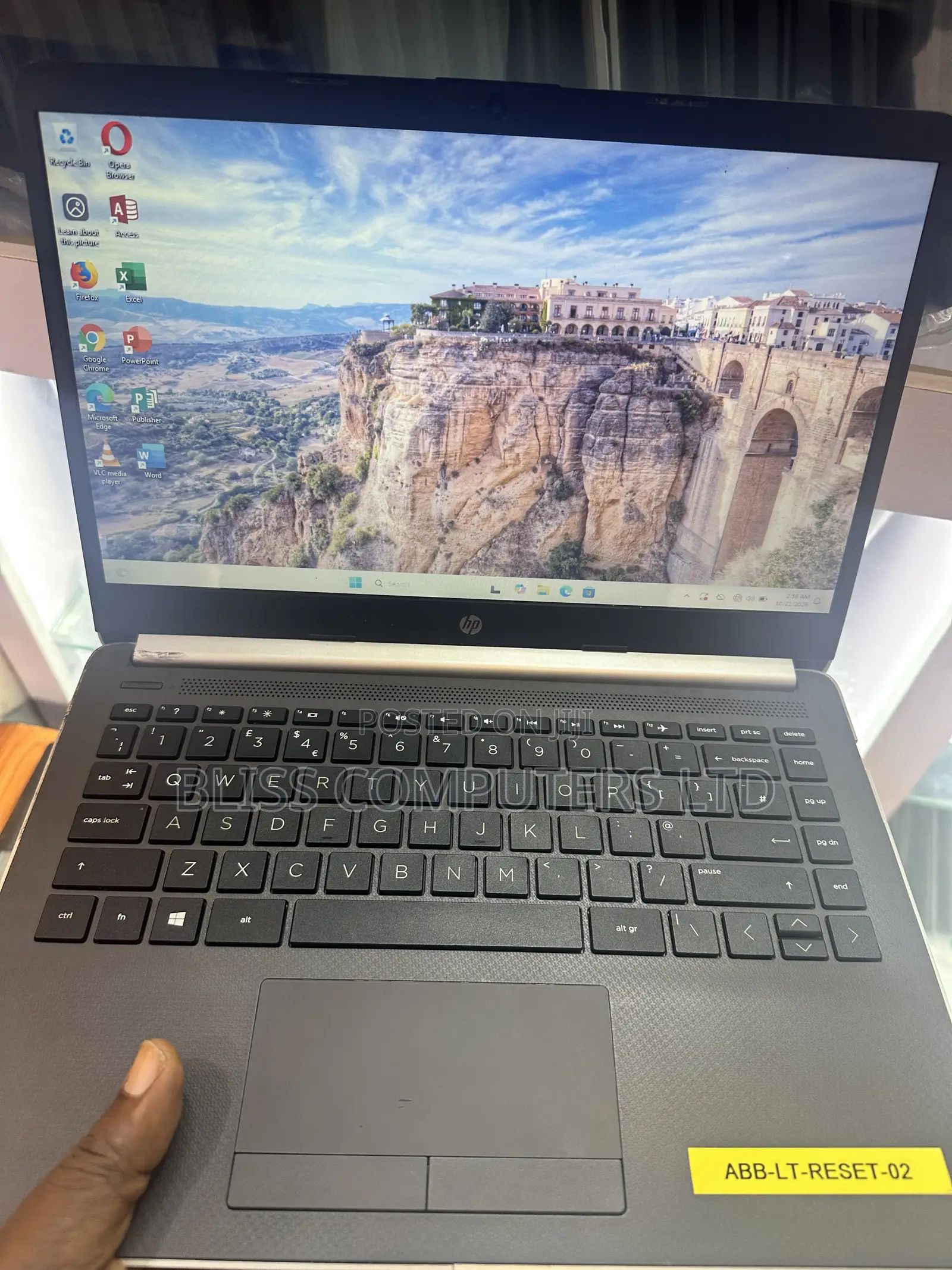 Laptop HP 14-ep0063 8GB AMD SSD 128GB