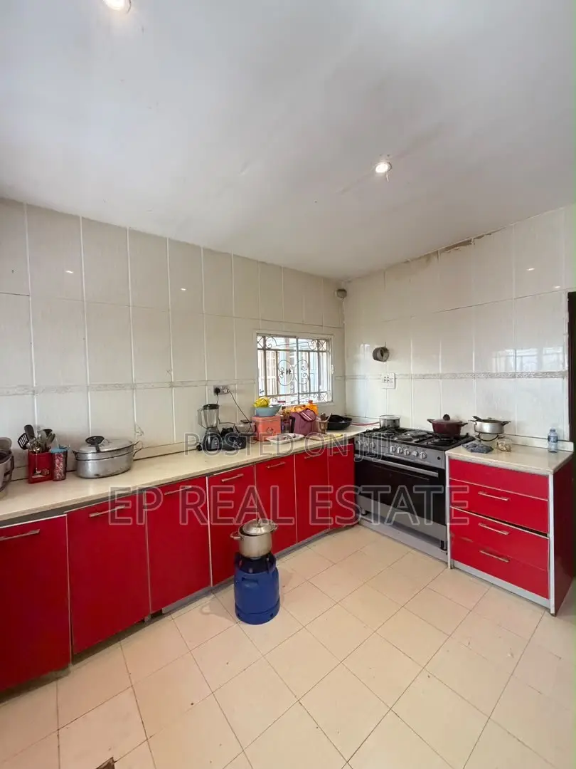 4bdrm Duplex in Guzape District for sale