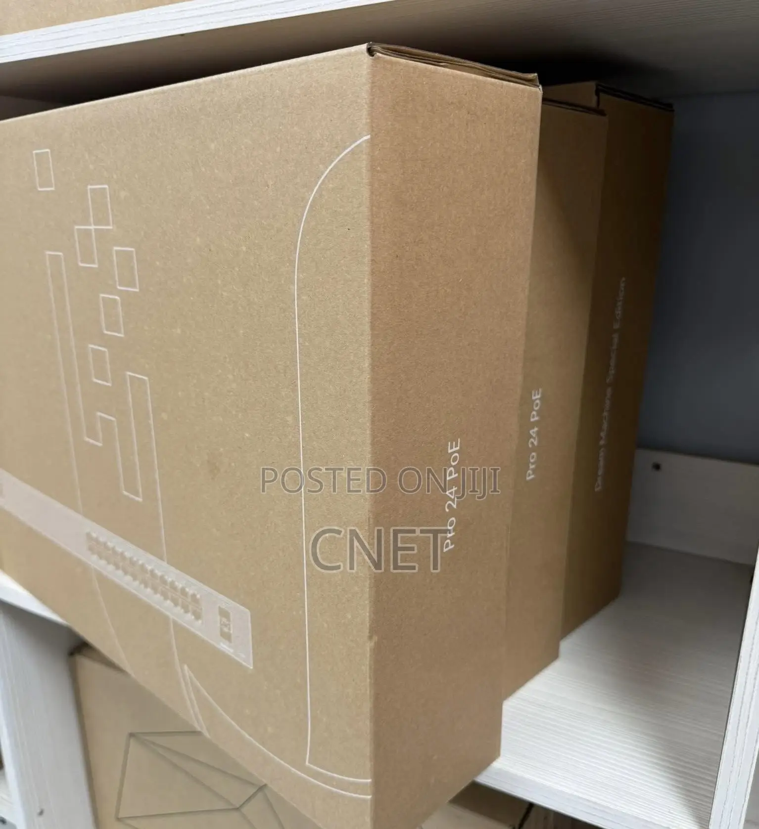 Ubiquiti UniFi USW-24-PRO-POE 24-Port Gigabit Layer 3 PoE Switch