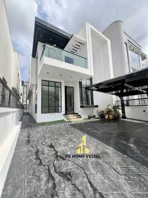 5bdrm Duplex in Chevron for sale