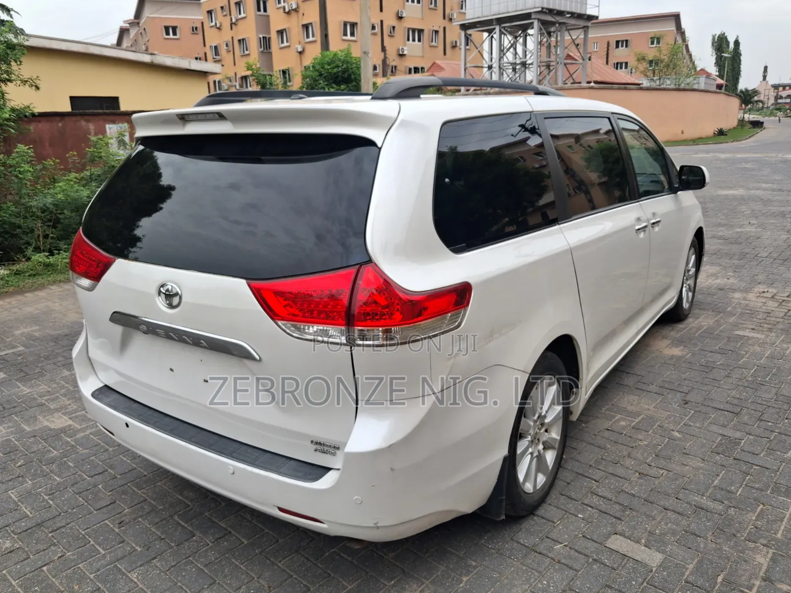 Toyota Sienna Limited 7 Passenger 2010 White