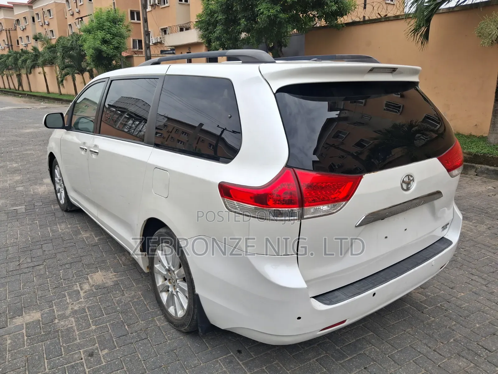 Toyota Sienna Limited 7 Passenger 2010 White