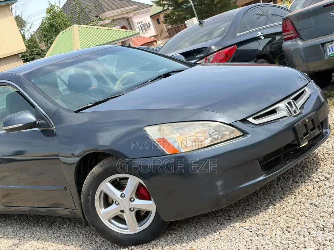Honda Accord 2005 Gray