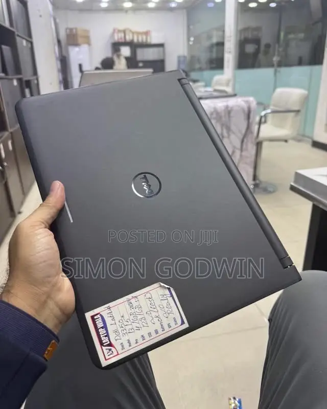Laptop Dell Latitude 3350 4GB Intel Core i3 HDD+SSD 320GB