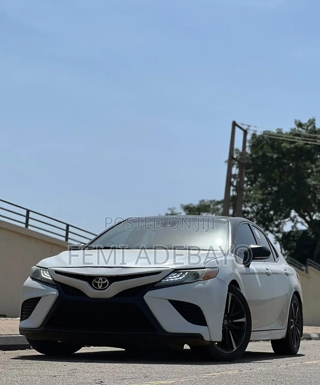 Toyota Camry 2019 White