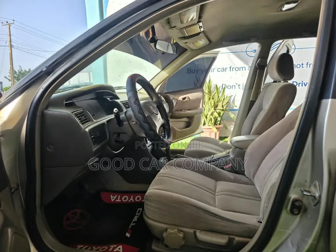 Toyota Camry Automatic 1999 Gold