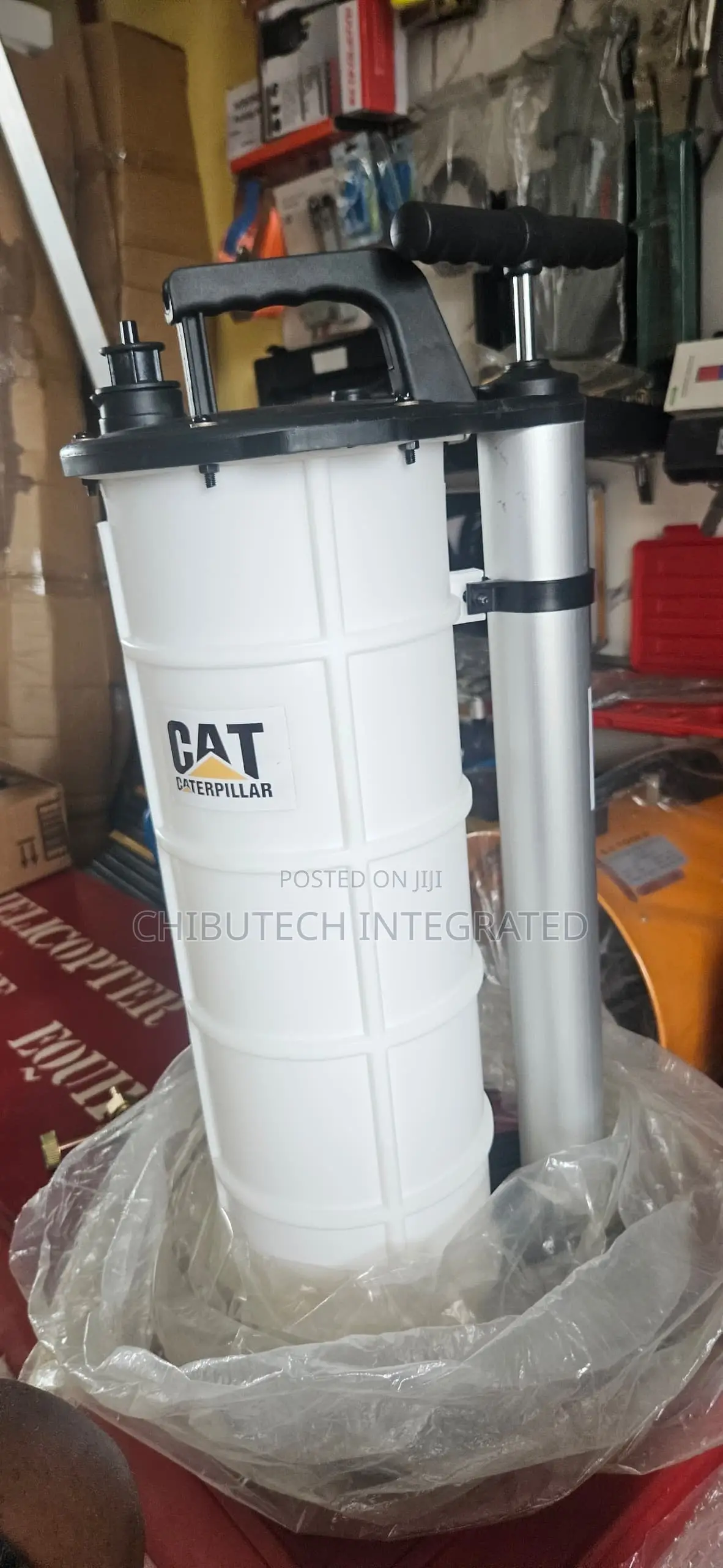 9-Liter Manual and Pneumatic Fluid Extractor Pump