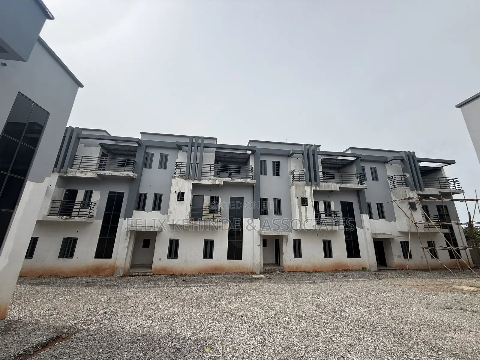 3bdrm Duplex in Jericho Estate for rent
