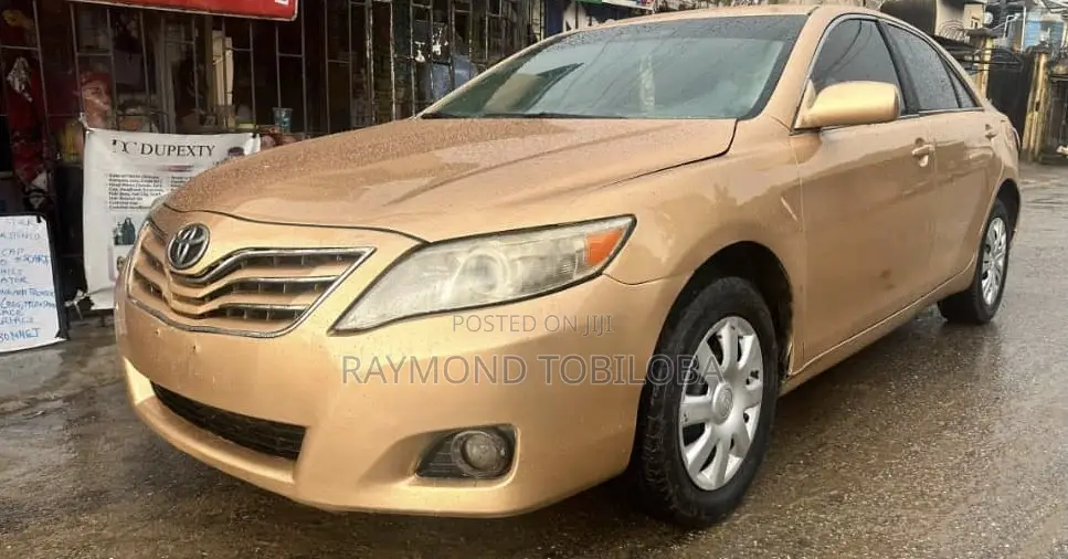 Toyota Camry 2008 Gold