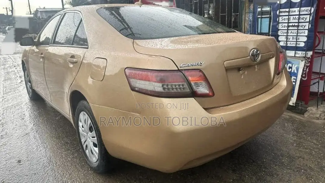 Toyota Camry 2008 Gold
