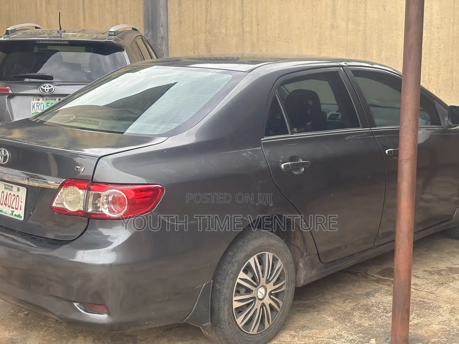 Toyota Corolla LE 4dr Sedan (1.8L 4cyl 4A) 2013 Gray
