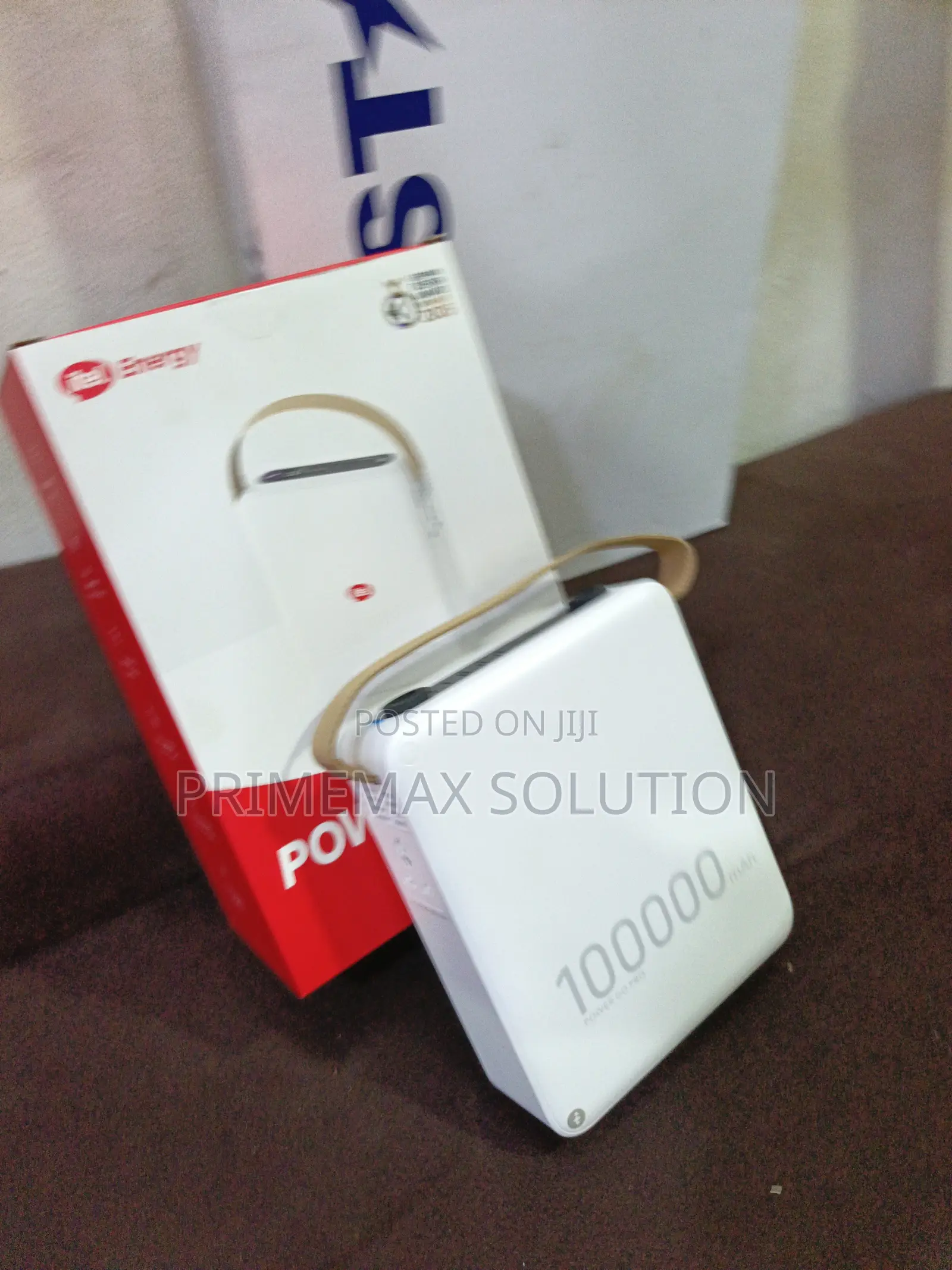 ITEL 320Wh of Clean Energy With 200W AC Output