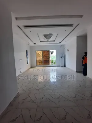 3bdrm Block of Flats in Ikeja GRA for rent