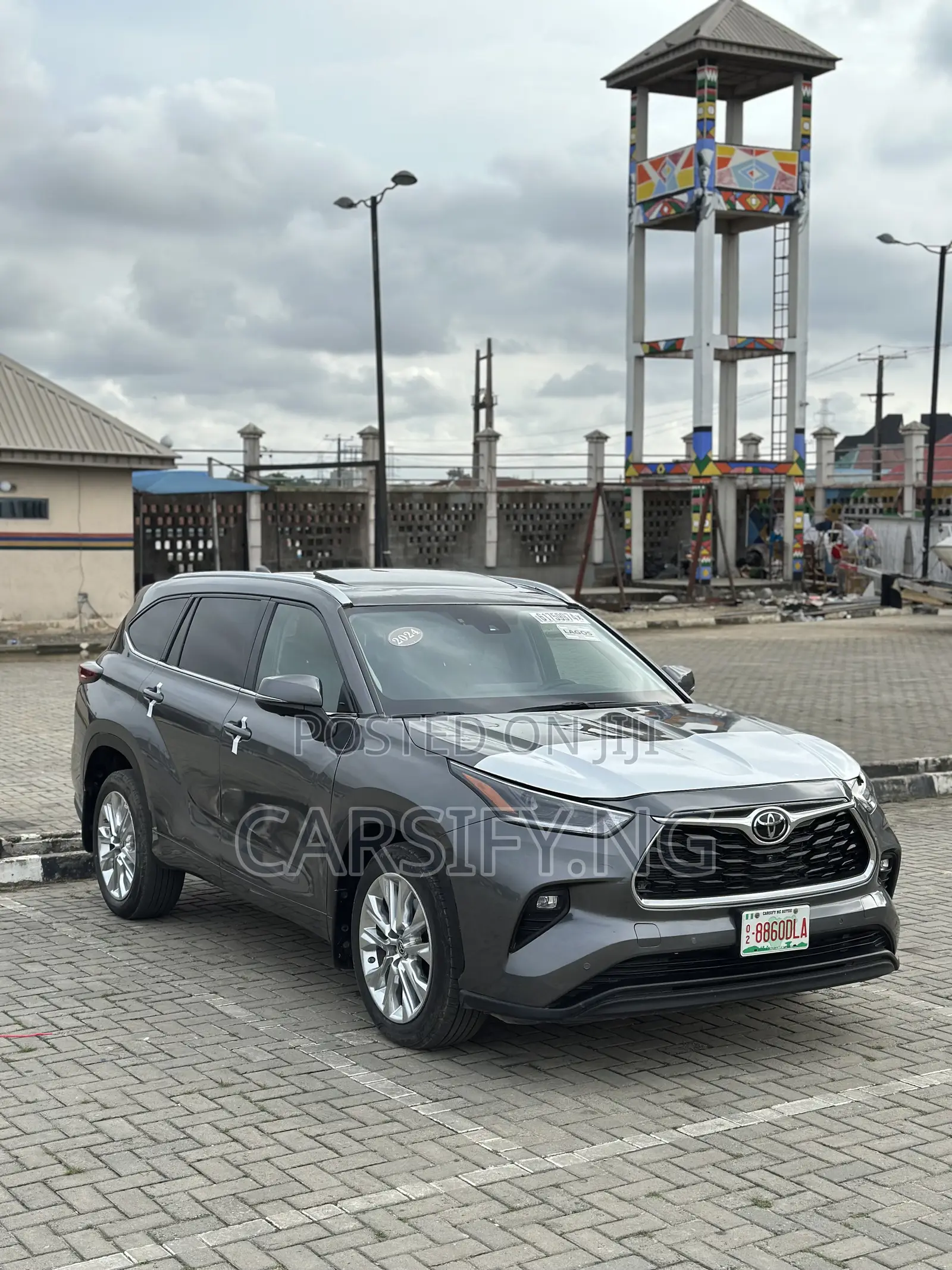 Toyota Highlander Limited AWD 2024 Gray