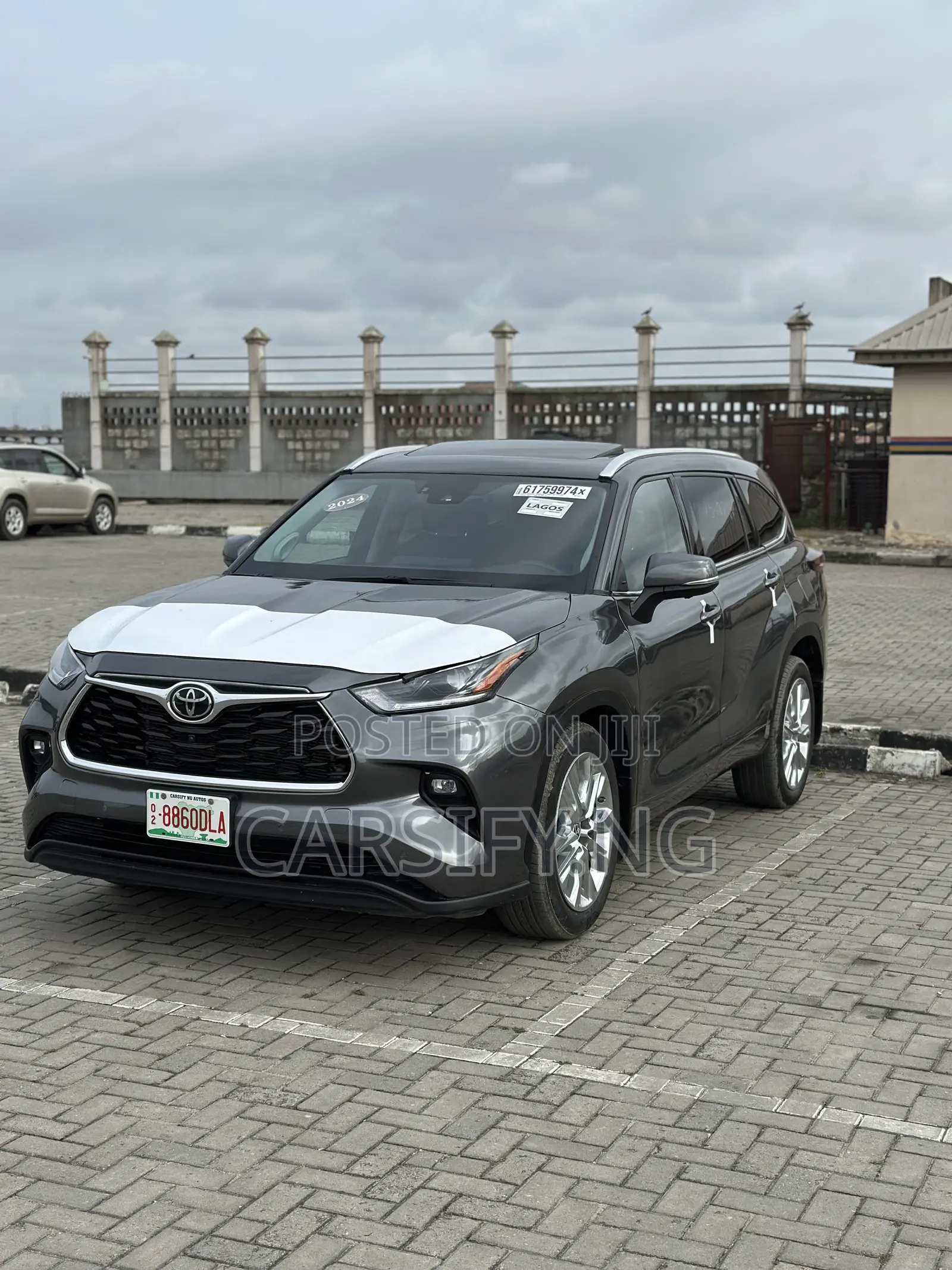 Toyota Highlander Limited AWD 2024 Gray