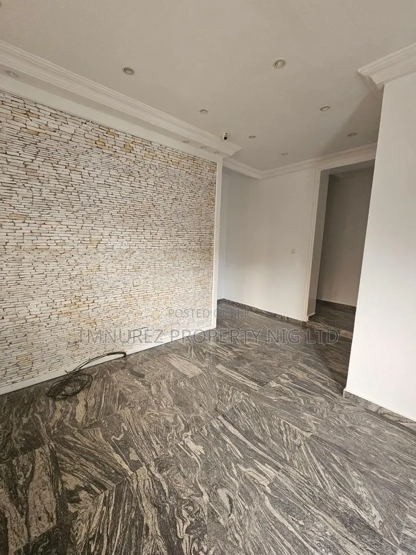 4bdrm Duplex in Lekki Phase 1 for rent