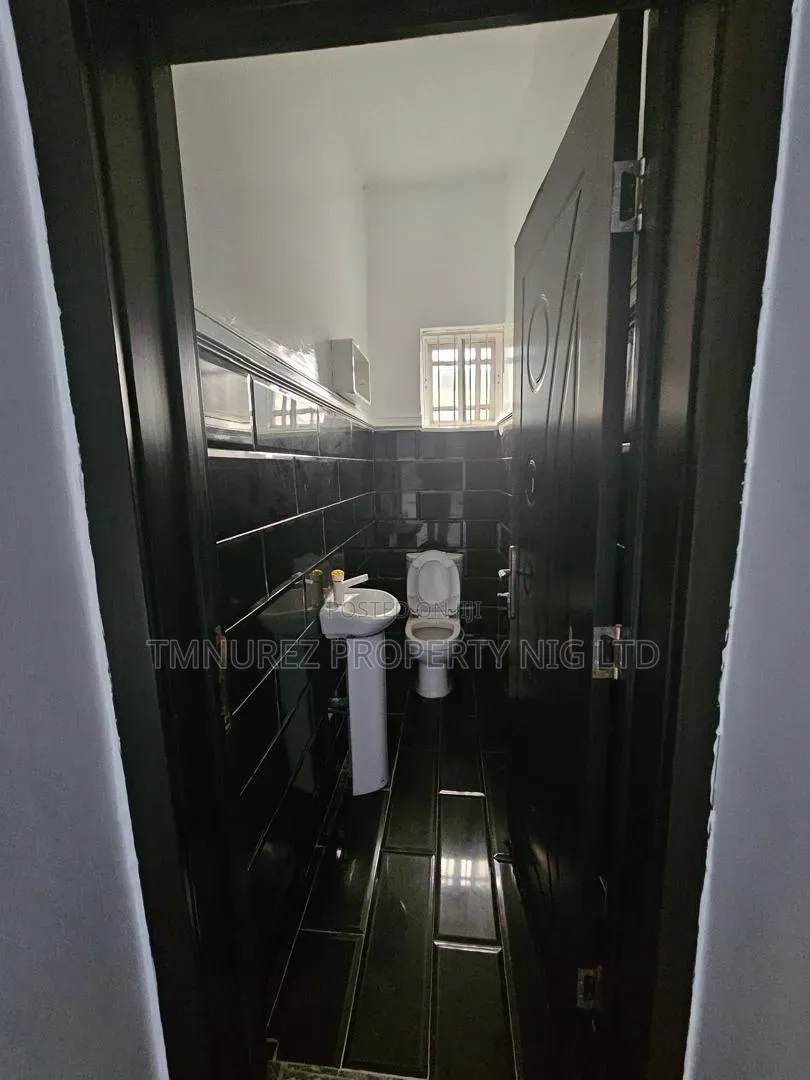 4bdrm Duplex in Lekki Phase 1 for rent