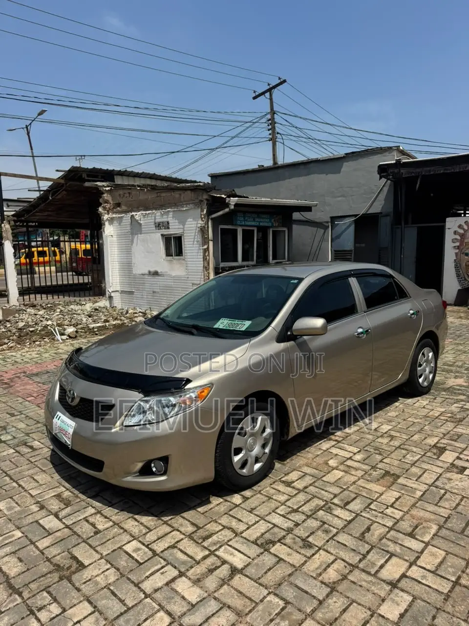 Toyota Corolla LE 4dr Sedan (1.8L 4cyl 4A) 2010 Gold