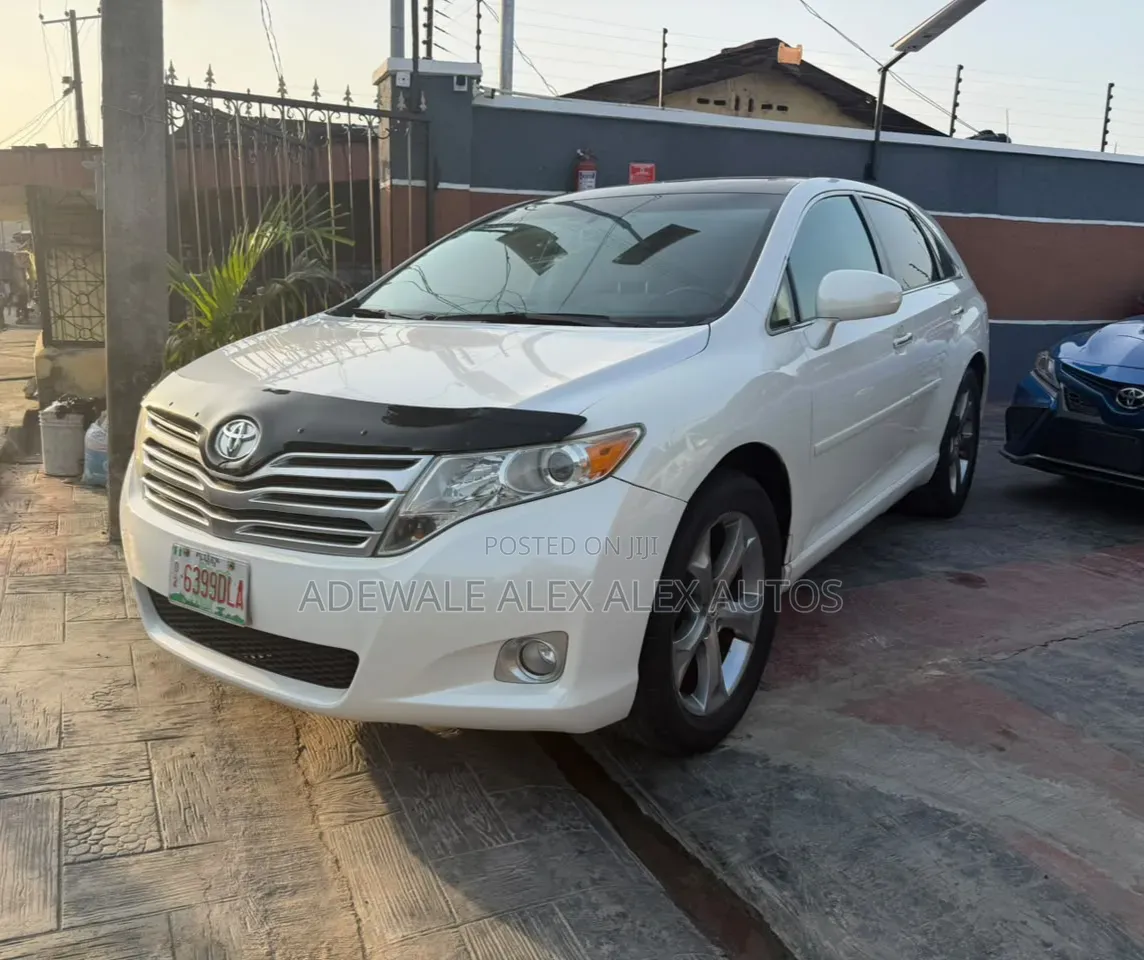 Toyota Venza 2010 White