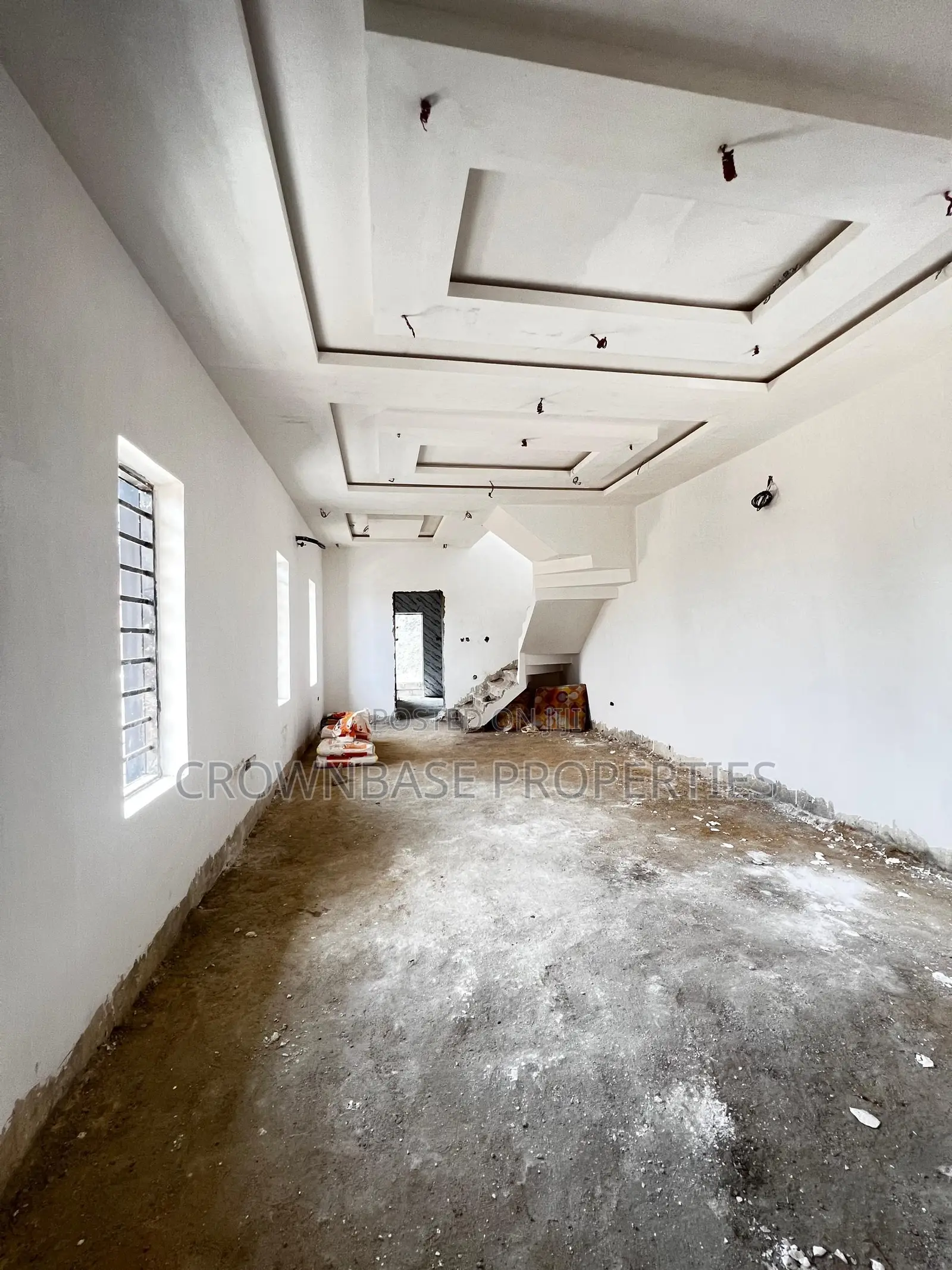3bdrm Duplex in Chevron for sale