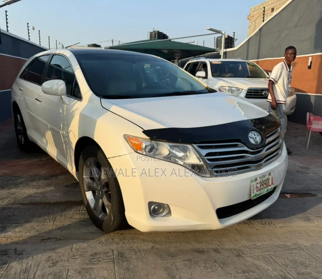 Toyota Venza 2010 White