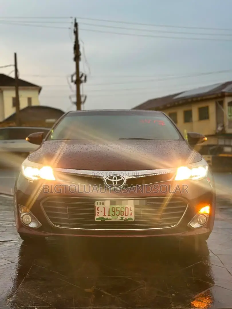 Toyota Avalon Limited 4dr Sedan (3.5L 6cyl 6A) 2014 Red