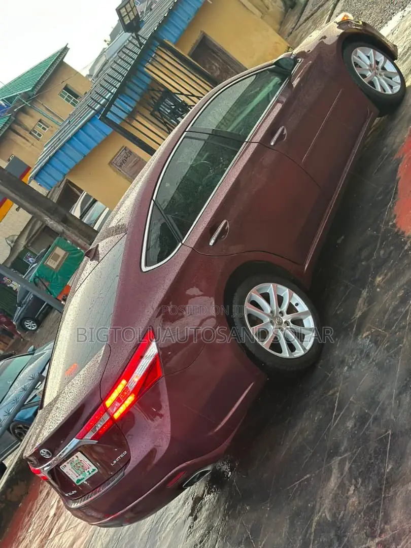 Toyota Avalon Limited 4dr Sedan (3.5L 6cyl 6A) 2014 Red