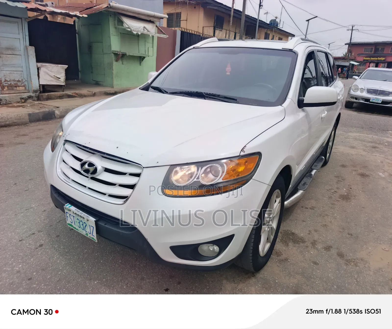 Hyundai Santa Fe SE 2011 White