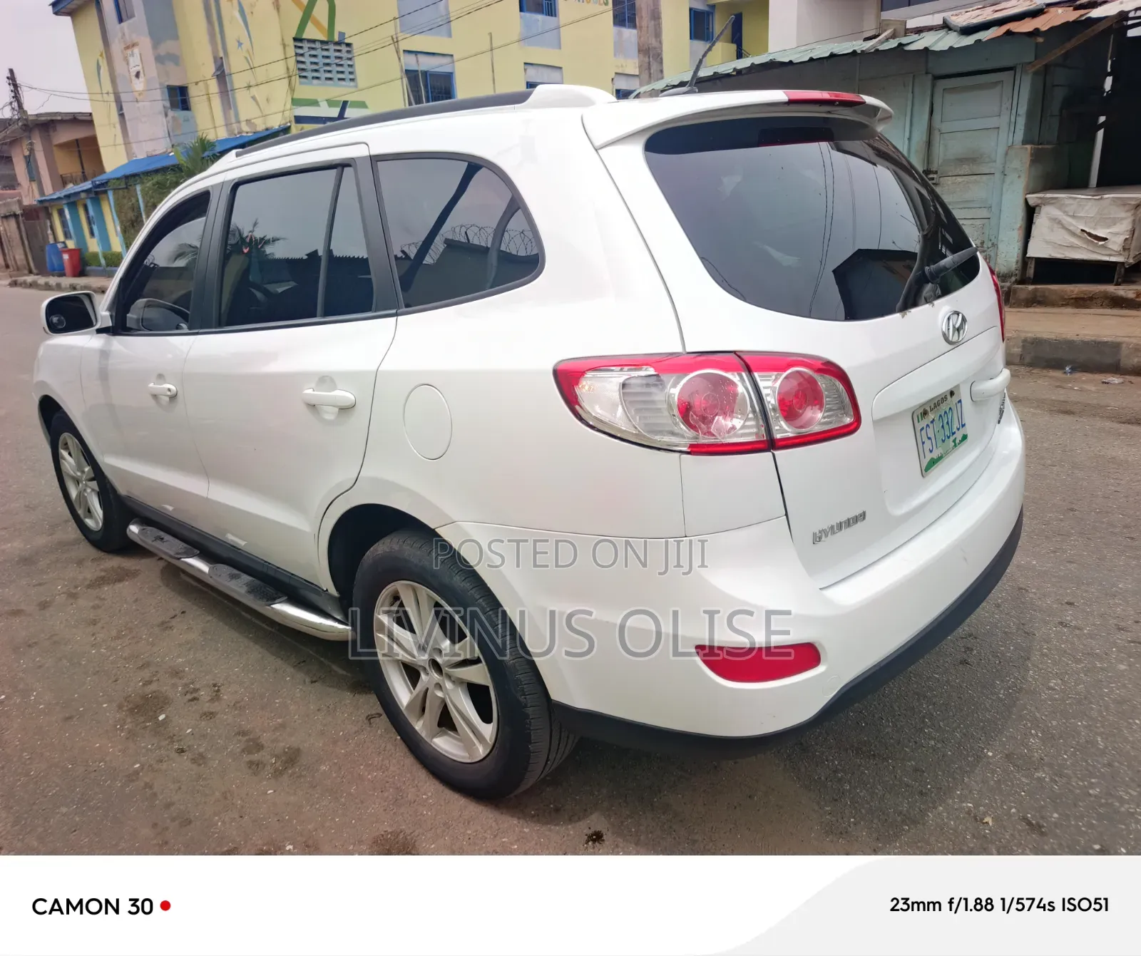 Hyundai Santa Fe SE 2011 White