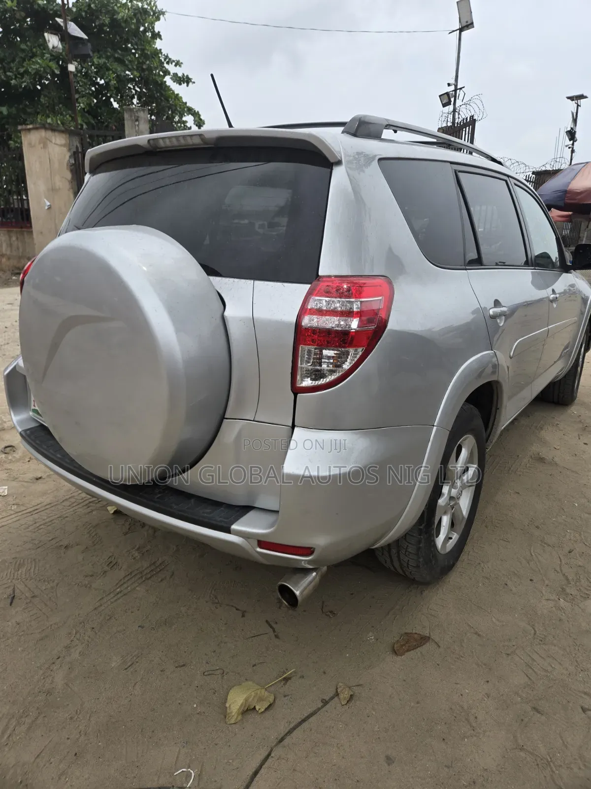 Toyota RAV4 2011 Silver