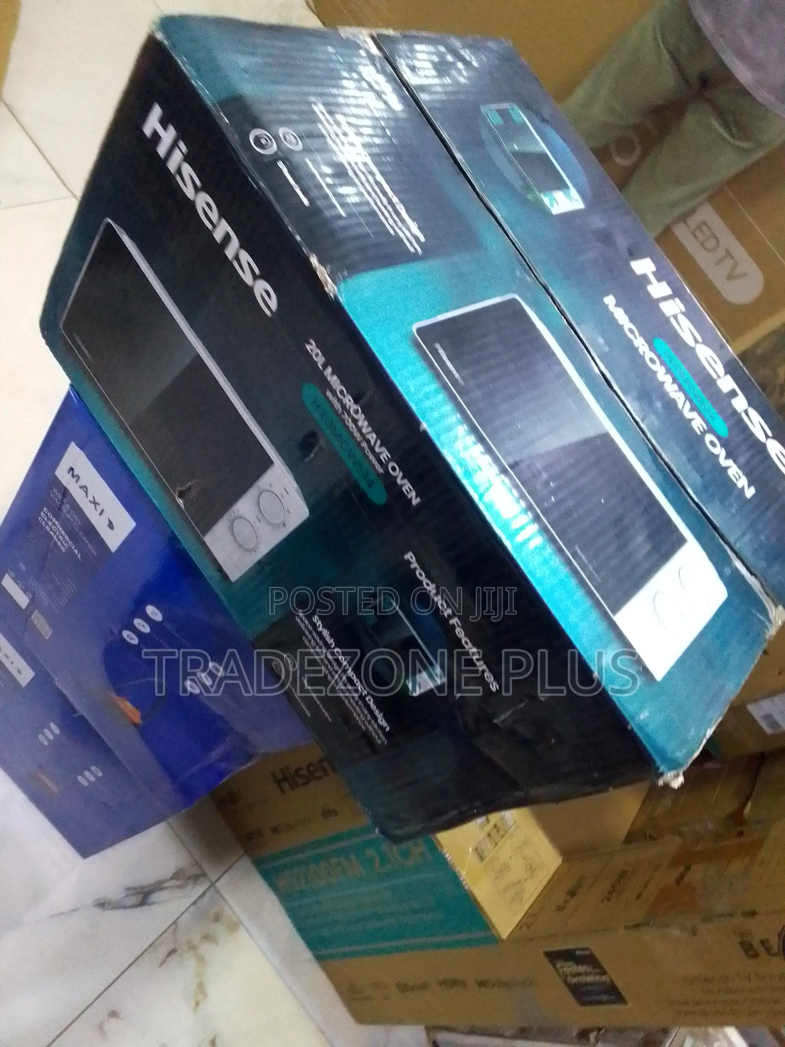 Upgrade Your Kitchen With a Hisense 20L Microwave