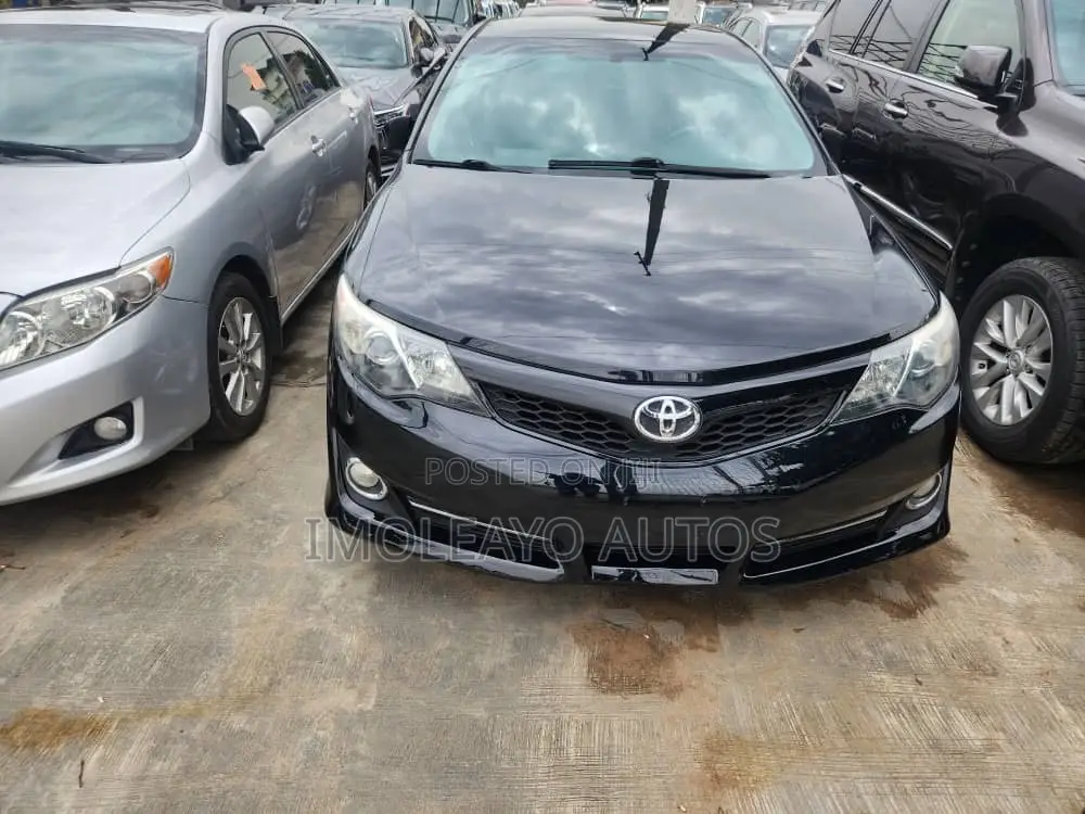 Toyota Camry SE 4dr Sedan (2.5L 4cyl 6A) 2013 Black