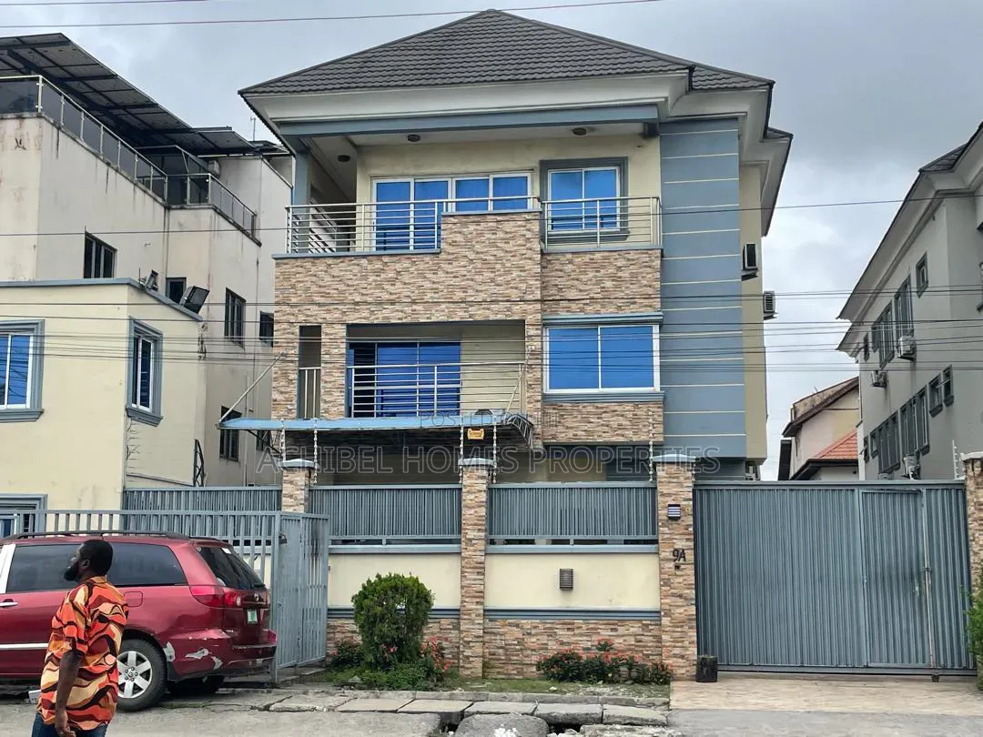 5bdrm Townhouse / Terrace in Marwa, Lekki Phase 1 for rent