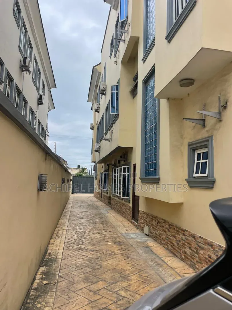 5bdrm Townhouse / Terrace in Marwa, Lekki Phase 1 for rent