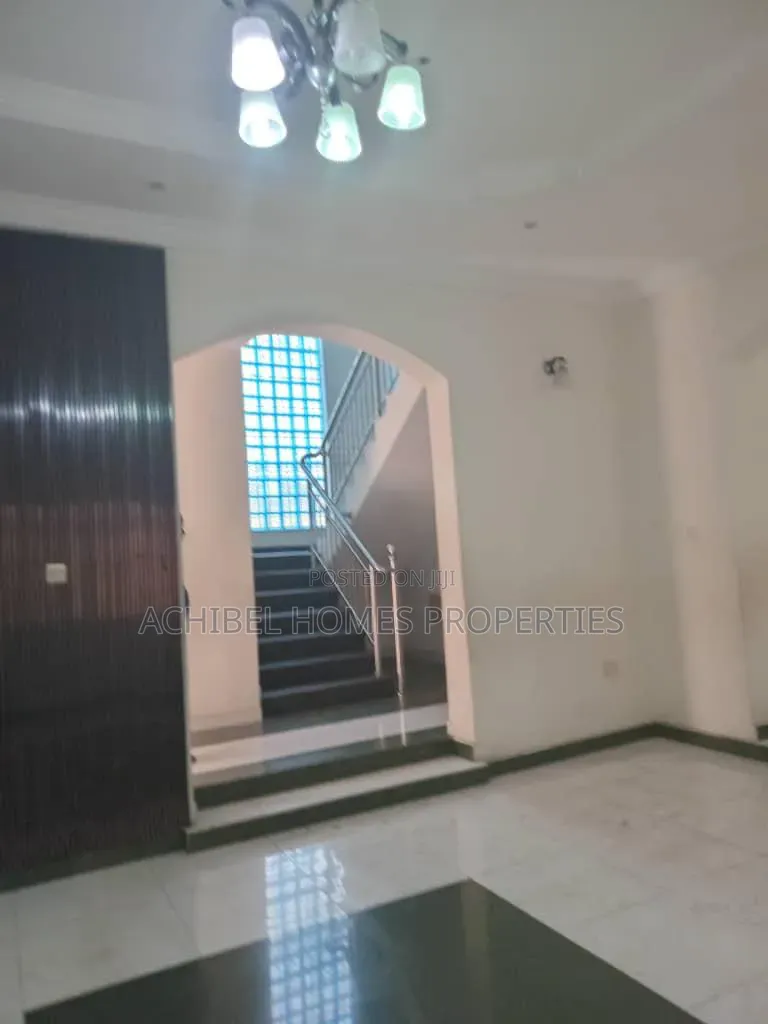 5bdrm Townhouse / Terrace in Marwa, Lekki Phase 1 for rent